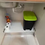 En Planta Baja Directo A La Calle דירה *