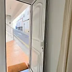 En Planta Baja Directo A La Calle דירה